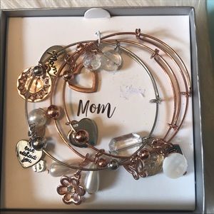 Set of 3 Mom charms bracelets